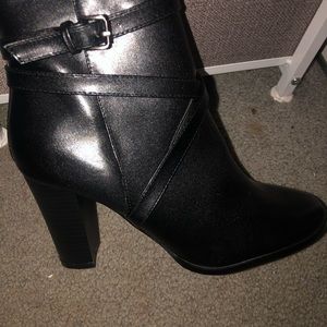 Women’s heeled booties